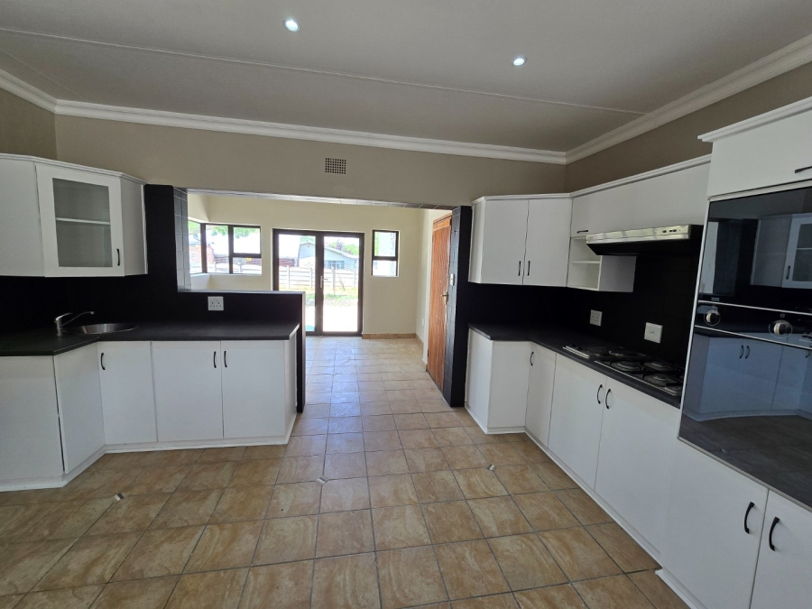 To Let 4 Bedroom Property for Rent in Hospitaalheuwel Free State